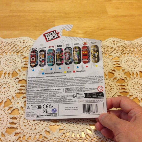 Tech Deck DGK Steeze Spin Master Series Fingerboard  Toy, Collectible - Picture 3 of 4